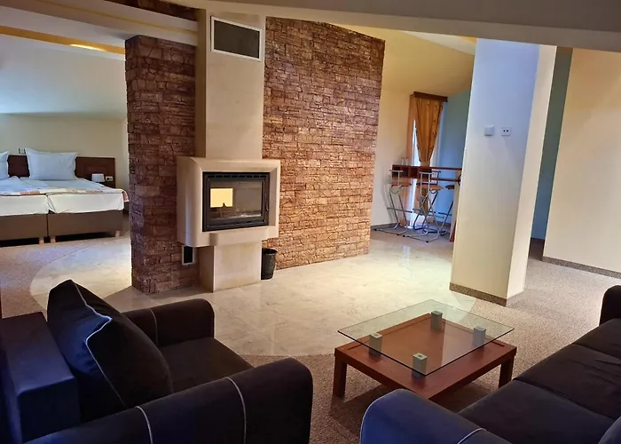 Elina ホテル パンポロボ